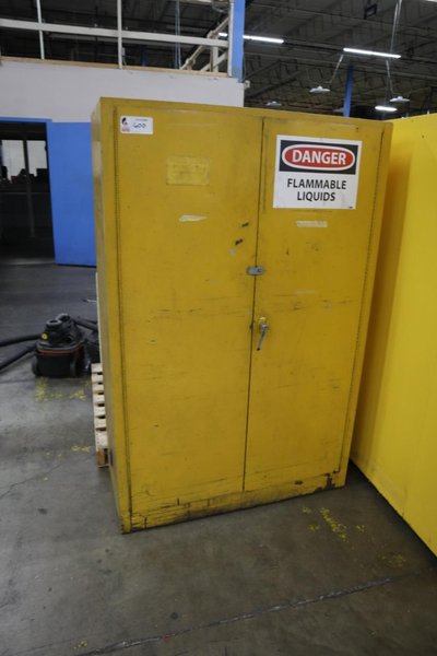 Justrite 45 Gallon Combustible Liquids Storage Cabinet, 2 Door, 3 Shelf- Auction Item
