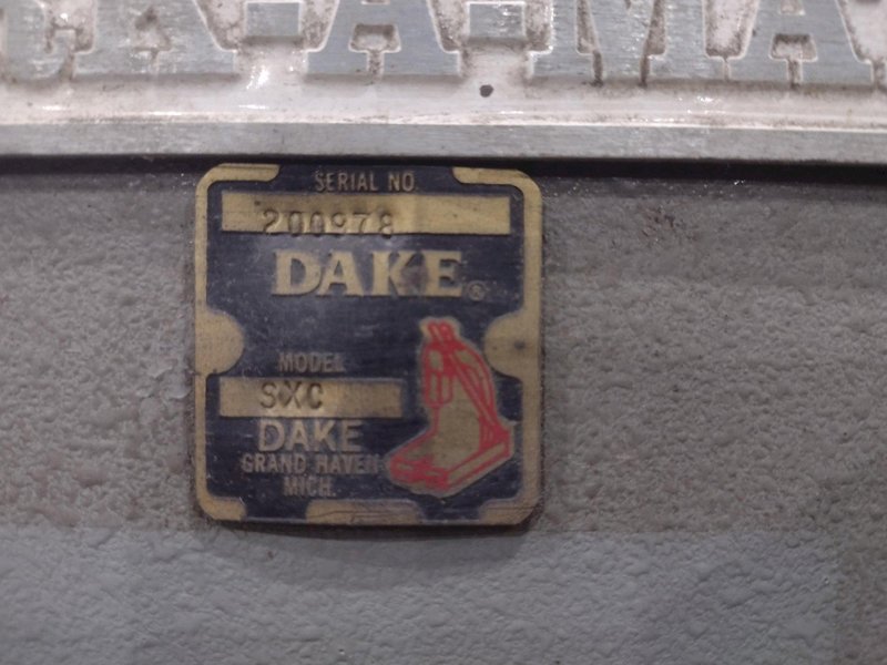 9" DAKE PARMA WORK-A-MATIC MODEL SXC VERTICAL ROLL IN BANDSAW 110 VOLTS: STOCK #22056