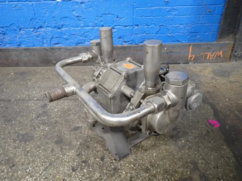 GRACO AIR POWERED S/S PUMP