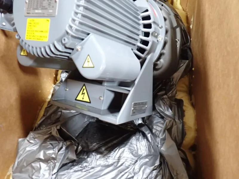 LEYBOLD .4 KW VACUUM PUMP  -  SC15D