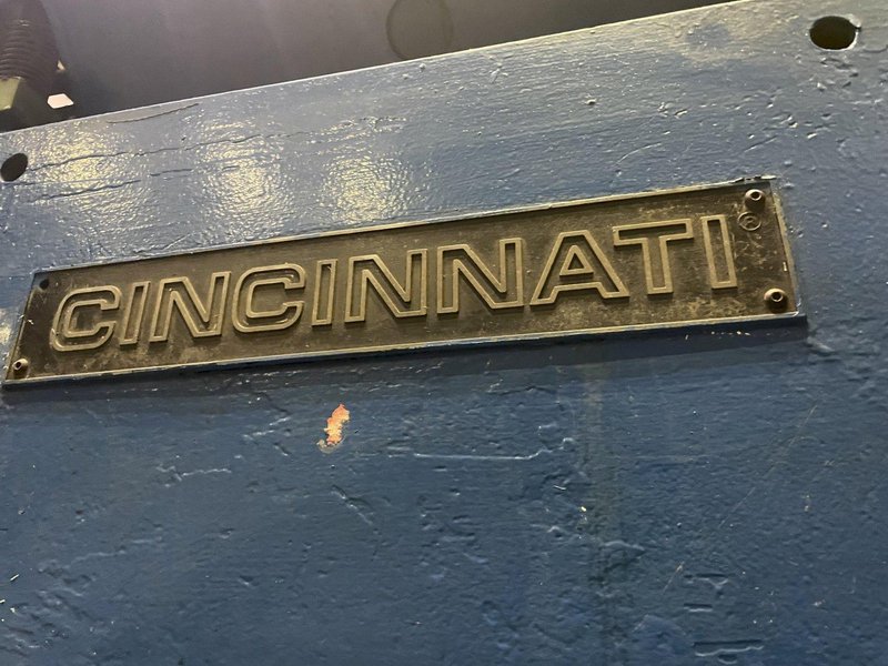 135 TON X 8' CINCINNATI MODEL 135FMX6 HYDRAULIC PRESS BRAKE: STOCK #15770