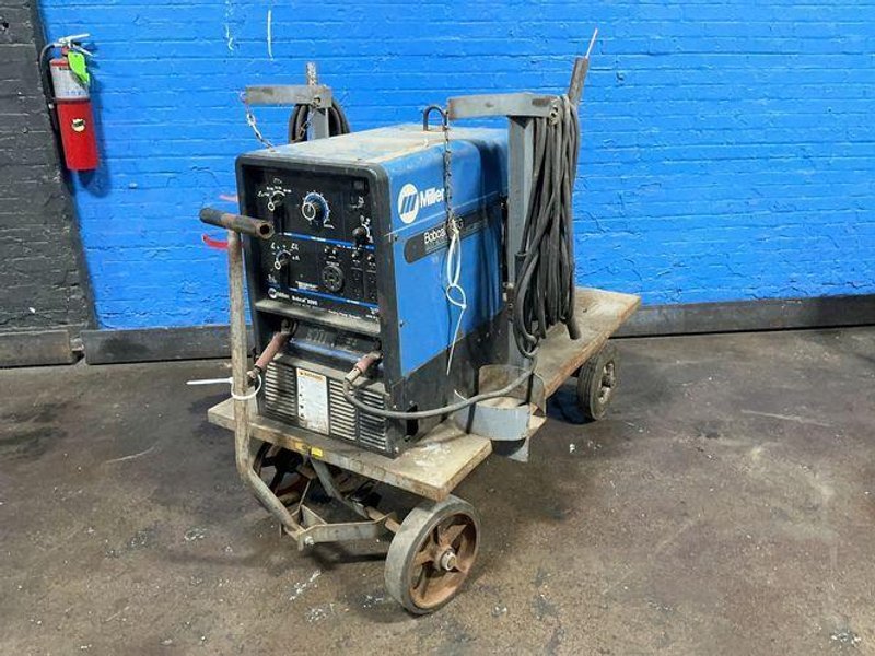 MILLER 70/35 A BOBCAT 225G PLUS WELDER/GENERATOR  -  BOBCAT 225G PLUS