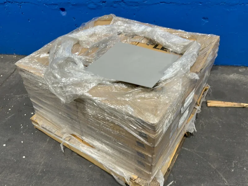 FLEXCO 18”X18”X1/8” FLOOR TILES   -  SE-061/se-023