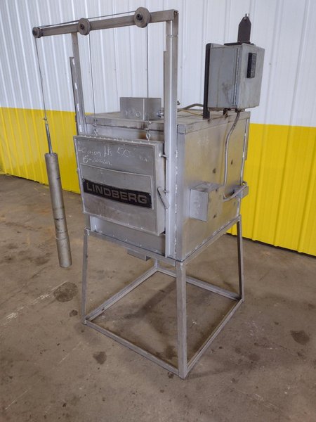 17" X 13" X 25" LINDBERG ELECTRIC FURNACE: STOCK #18853