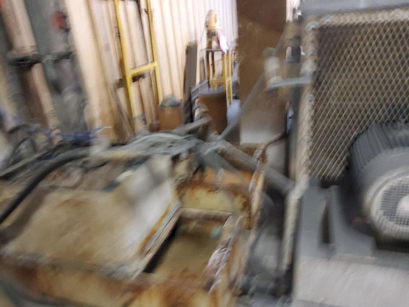 STEELMAN TUBE TYPE VIBRATORY FINISHER MACHINE WITH COLLECTION CONVEYOR: YOBRO #25321