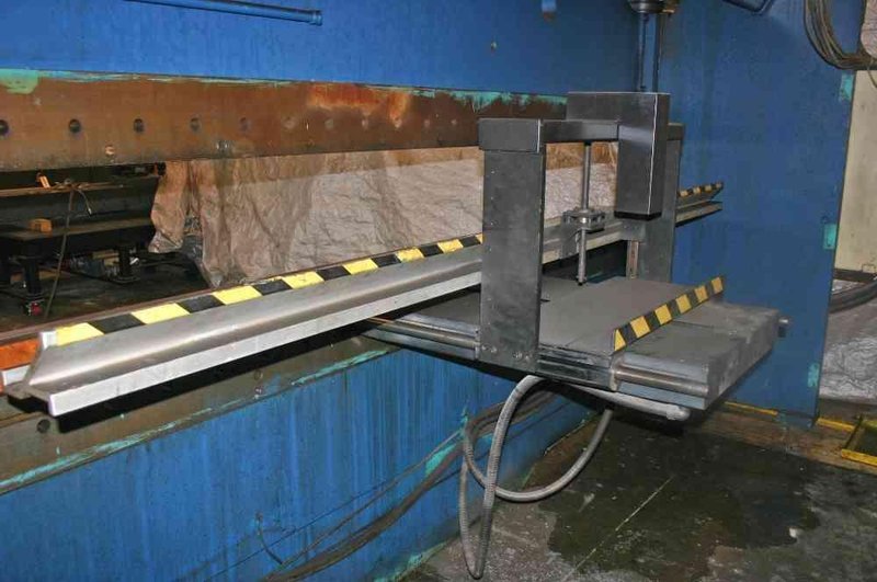 230 TON X 14' CINCINNATI HYDRAULIC PRESS BRAKE: STOCK #56000
