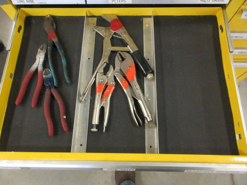 Kennedy 15-Drawer Locking Tool Chest, Portable with Keys and Contents- Auction Item