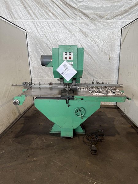 STRIPPIT SUPER 30/40 40-TON SINGLE STATION PUNCH PRESS W/ TOOLING INCLUDED. STOCK # 0774325