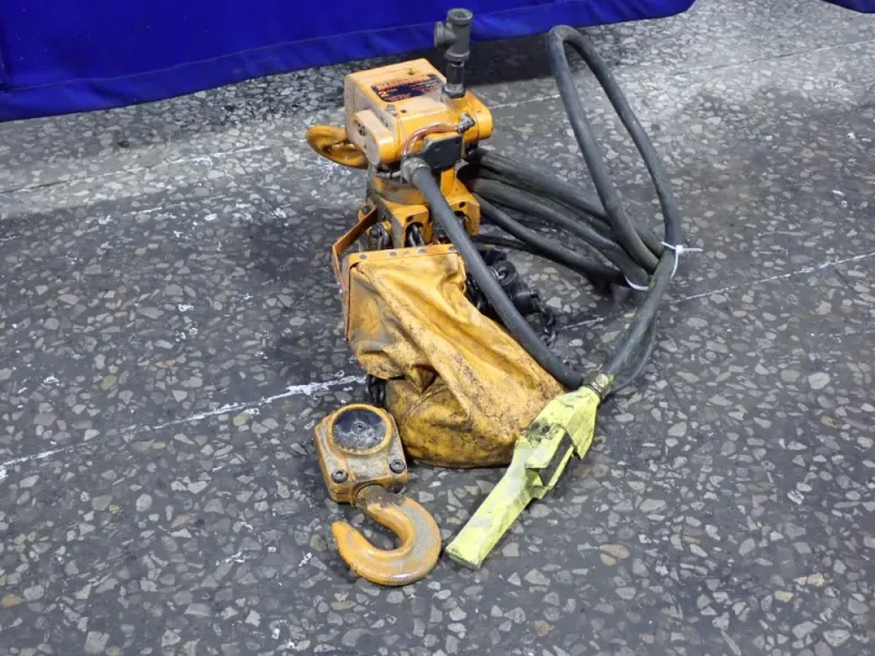 HARRINGTON 2 TON AIR HOIST  -  TCR-2000P2