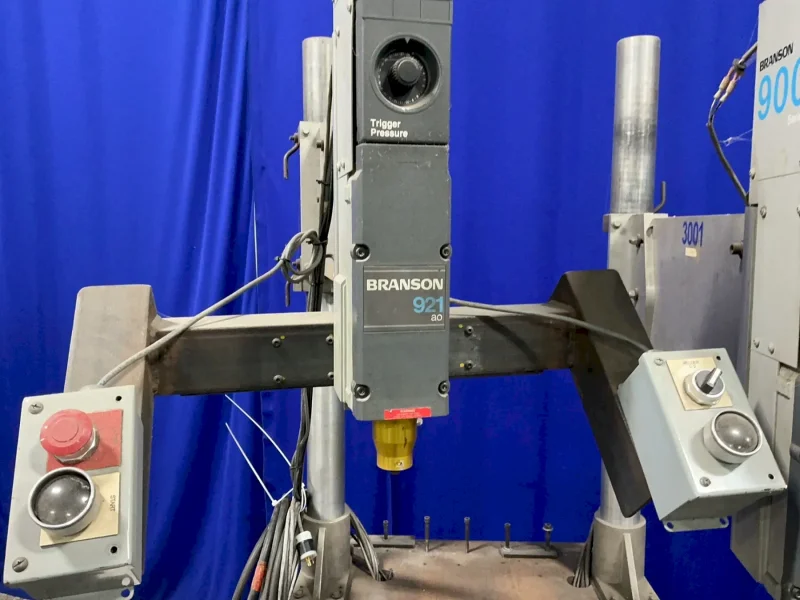 BRANSON 23” X 32” 2 HEAD ULTRASONIC WELDER