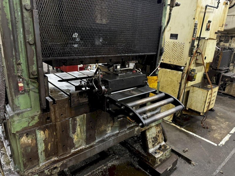75 TON MINSTER P2-75-42 PIECE MAKER STRAIGHT SIDE HIGH SPEED PRESS. STOCK # 0882925