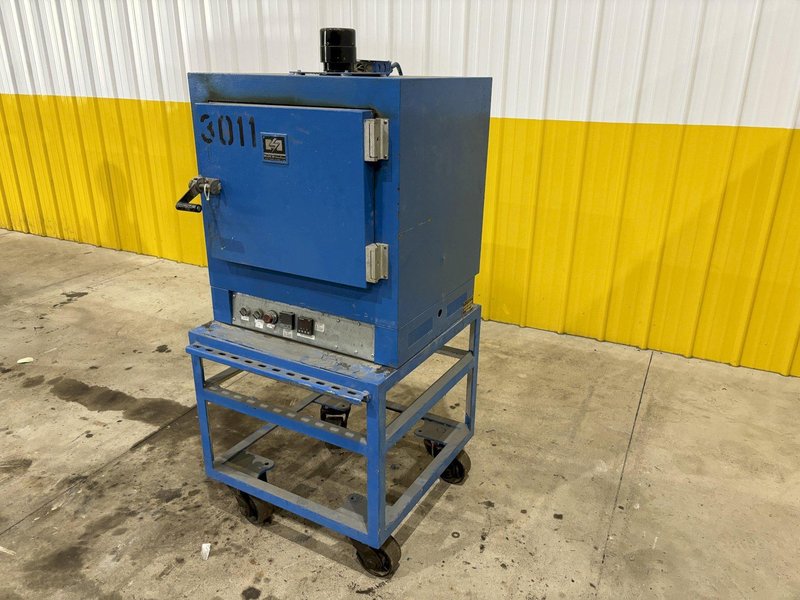 550 DEGREE X 18" X 18" BLUE M MODEL #OV-18A ELECTRIC OVEN: STOCK #21066