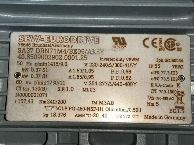SEW-EURODRIVE 0.37 KW, 1730 RPM GEARMOTOR  -  SA37 DRN71M4/BE05/AK8Y