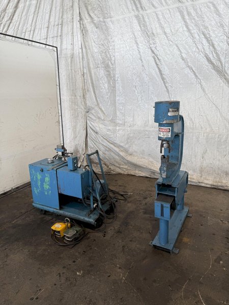 70-TON WHITNEY C FRAME HYDRAULIC WEB PUNCH. STOCK # 0666025