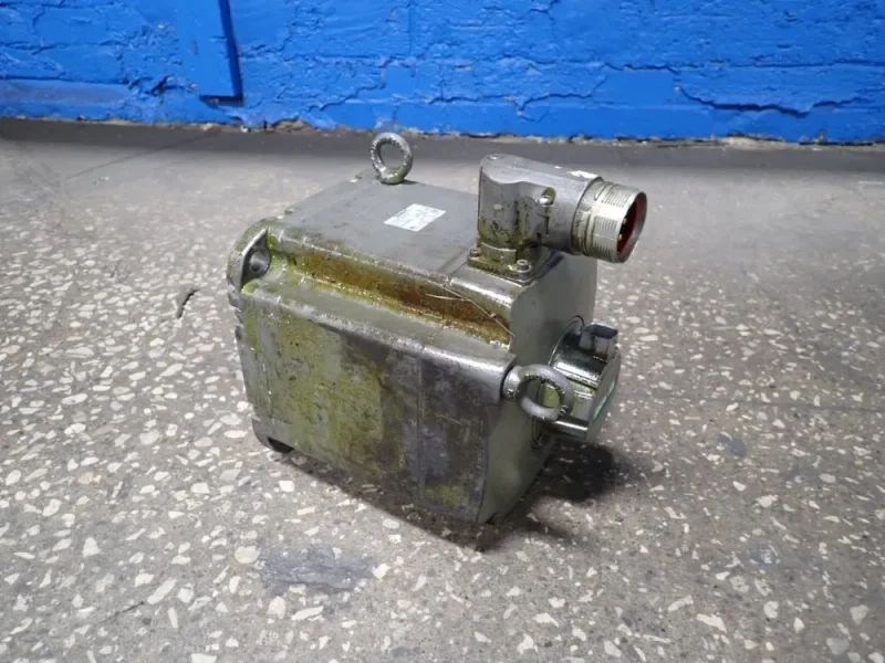 SIEMENS 5000 RPM SERVO MOTOR  -  1FK7103-2AF71-1BG1