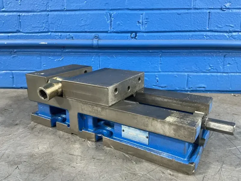 Kurt  6” Vise - 3600v