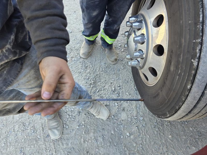 PETERBILT 567 - Trucks