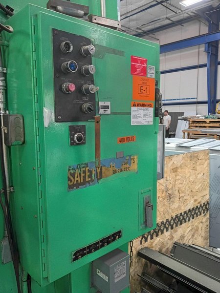 230 Ton x 12′ Niagara HD-230-10-12 Press Brake, 1979