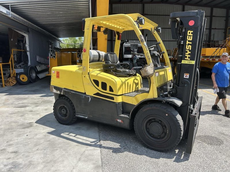 Hyster H120FT Forklift, 2020 – 5,750 lb Capacity