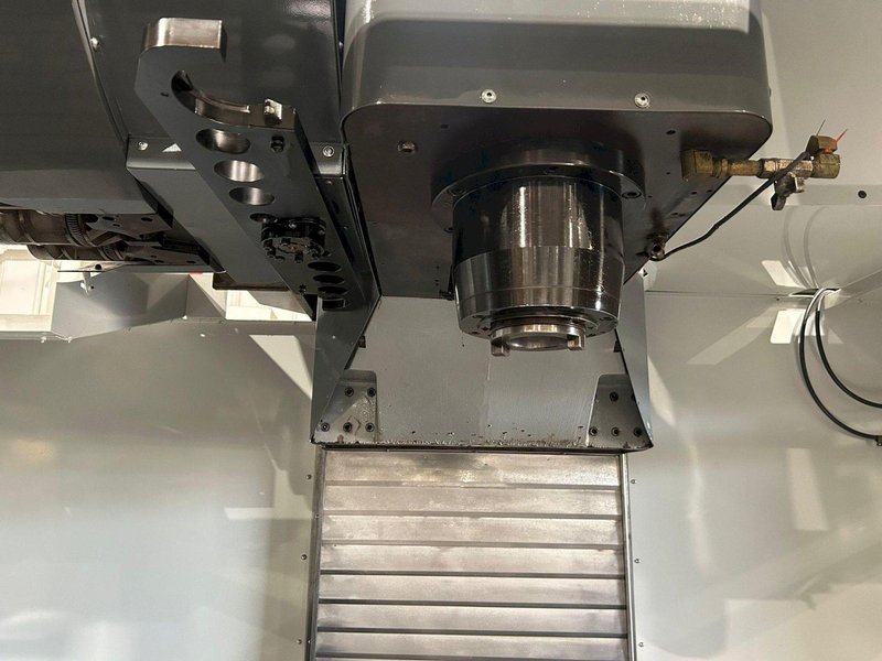 Haas VF-8/50 CNC Vertical Machining Center – 50 Taper Mill