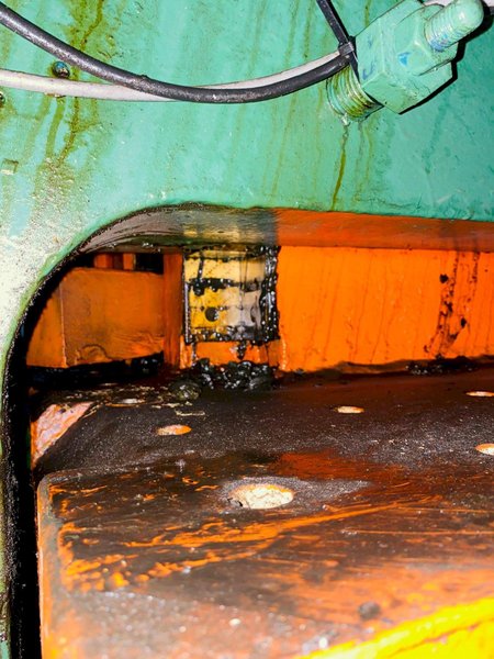 250 TON VERSON 12 F OBG INCLINED GAP FRAME PRESS. STOCK # 0507719