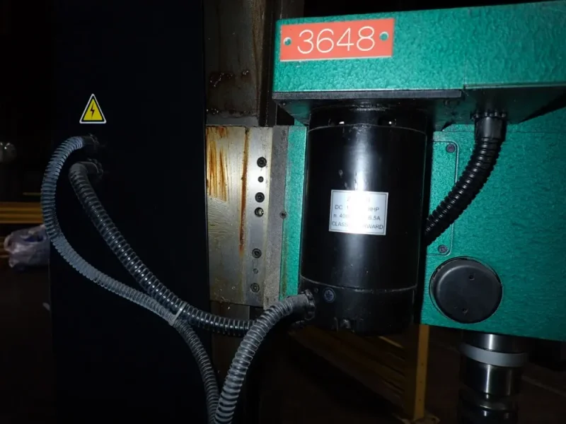 GRIZZLY INDUSTRIAL INC 6-1/4” X 21-5/8” VERTICAL MILL/DRILL  -  G0463