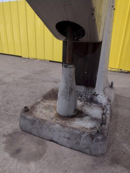 1 HP BRIDGEPORT MODEL J VERTICAL RAM TYPE MILL: STOCK 19390