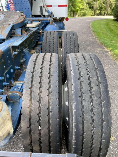 2011 Peterbilt 367 Flat Top 
w/36” Sleeper and an Air Compressor