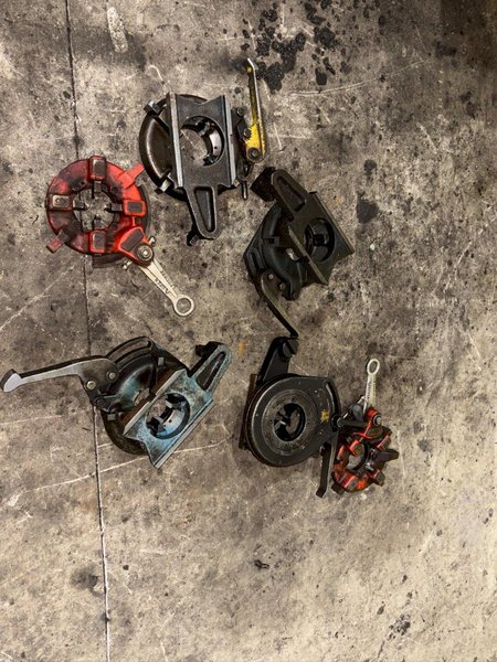 2" OSTER MODEL #702 PIPE THREADER WITH RIDGID HEADS: YOBRO #24575