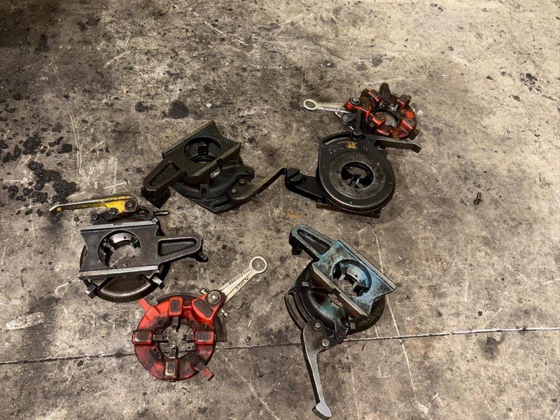 2" OSTER MODEL #702 PIPE THREADER WITH RIDGID HEADS: YOBRO #24575