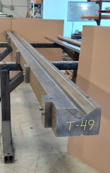 168&quot;  X 2-3/8&quot;/ 3-3/4&quot;  90 DEGREE V-DIE WITH HARDENED INSERT: STOCK #78498