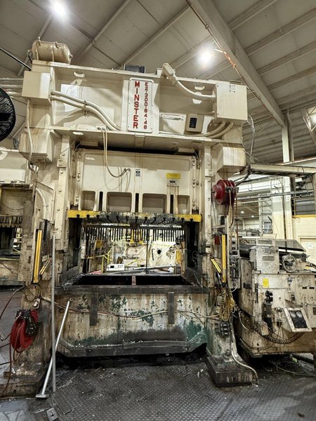 300-ton MINSTER E2-300-84-48 Straight Side Press - Double Crank Metal Stamping Press For Sale, Year 1986