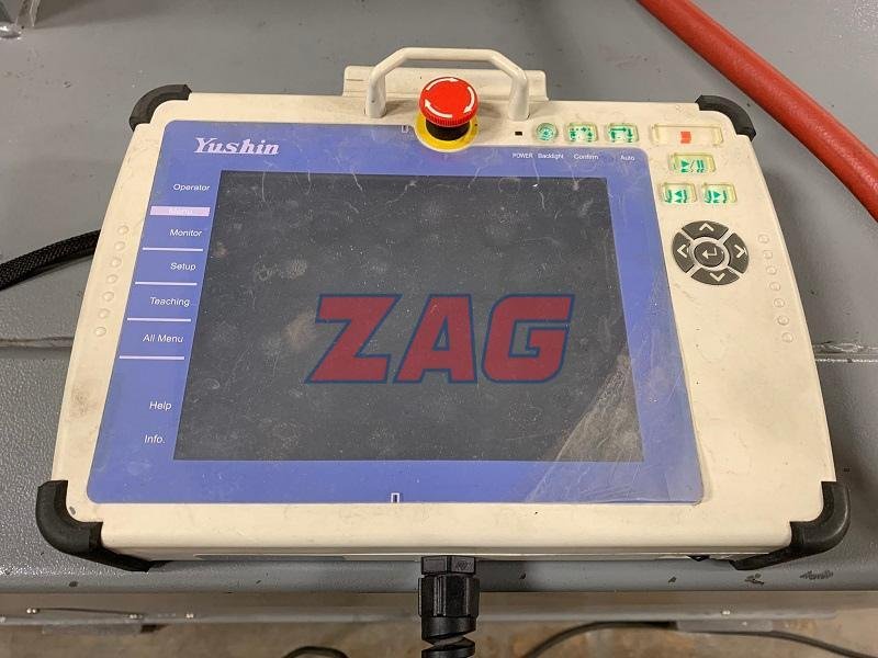 Yushin Used YAII-150S Servo Robot, 100 - 220 ton Machine, 200V