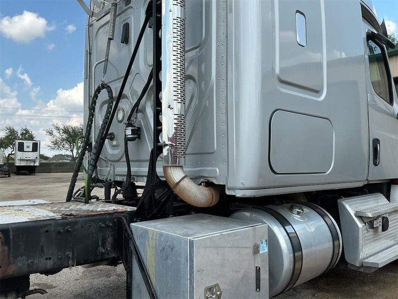 2019 Freightliner Cascadia 126 3AKJHHDV8KSKP5048