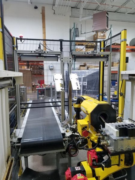 RoboFlex CS Robotic Cell, 2016 – Fanuc M-10iA/12 Robot, 8.5′ Conveyor System, Fanuc iRVision