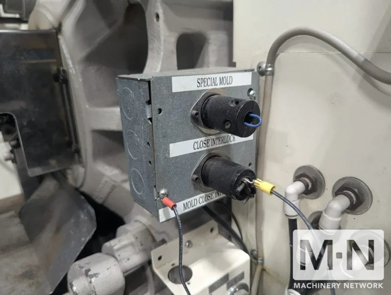 85 TON 3.4 OZ TOSHIBA MODEL EC85NIIV30-2A ELECTRIC INJECTION MOLDING MACHINE MFG 2007 (2) AVAILABLE
