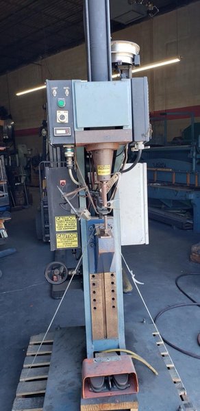 5′ x 20′ Linde CM250 CNC Plasma, 1990 – 65 Amp Hypertherm Powermax 65