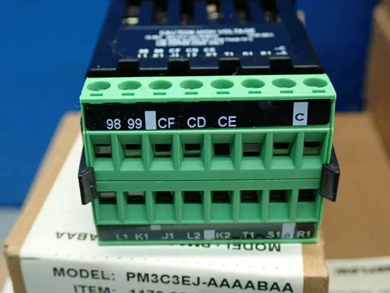 WATLOW PM PANEL MOUNT CONTROLLER UNIT, 15PCS  -  PM3C3EJ-AAAABAA