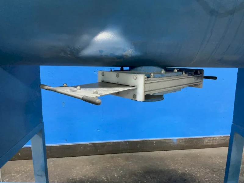 S. HOWES RIBBON BLENDER  -  ES-244