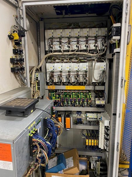 USED CLOOS HIGH PERFORMANCE DUAL STATION ROBOTIC WELDING CELL, Stock# 11012