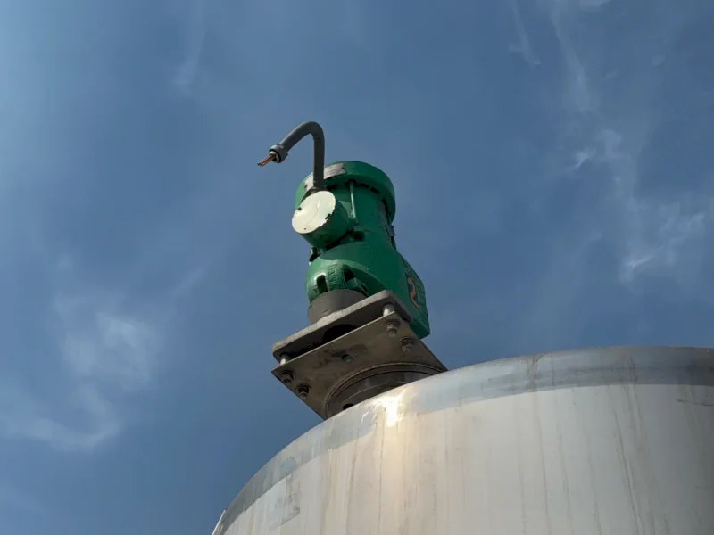 APPROX  900 GALLONS S/S MIXING TANK