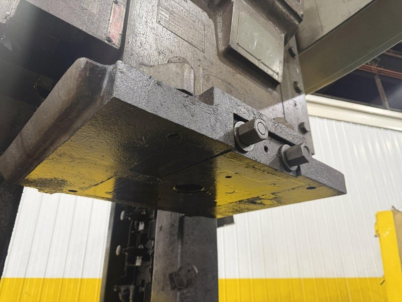 110 TON BLISS MODEL #C-110 OBI STAMPING PUNCH PRESS 6" STROKE : YOBRO #24268