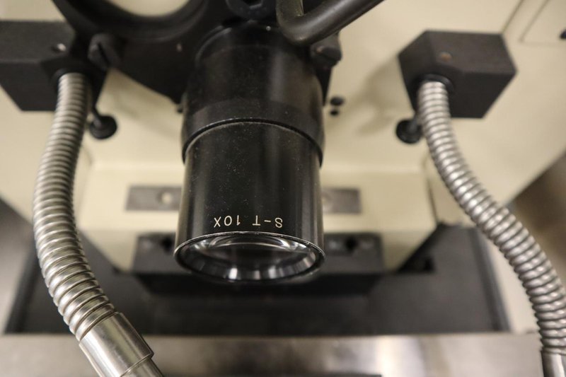 S-T INdustries 20-3700 OPtical Comparator, 14" Screen, Quadra-Check 200 DRO, Surface and Profile Illumination, Portable Stand- Auction Item