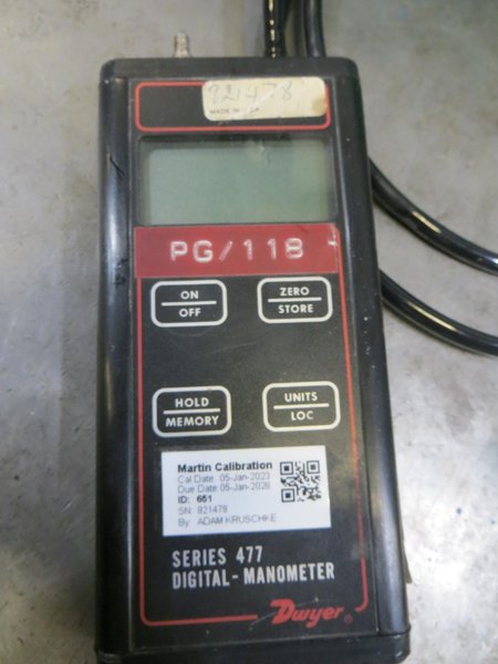 Dwyer Series 477 Digital Manometer- Auction Item