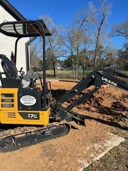 John Deere 17G Excavator, 2021 – 320 Hours, Breaking Hammer &amp; 12 Bucket