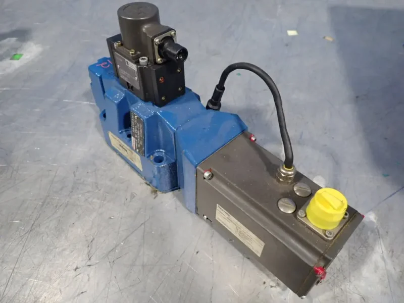 REXROTH DIRECTIONAL SOLENOID VALVE   -  R900973360