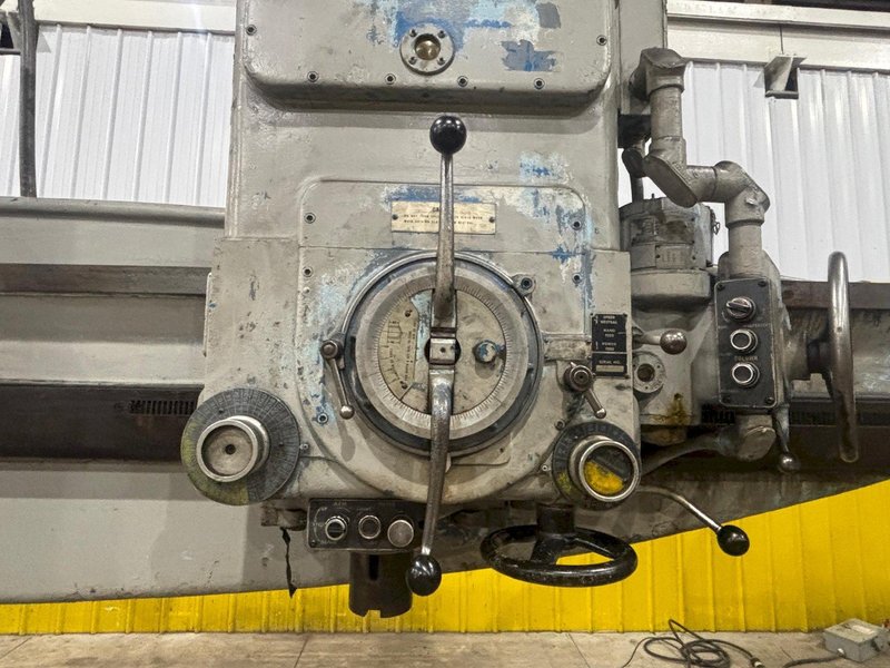 8&#039; ARM x 19&quot; GIDDINGS &amp; LEWIS MODEL #956-CHIPMASTER RADIAL ARM DRILL ON 360° T-SLOTTED BASE: STOCK #23539