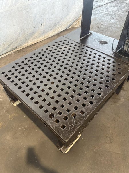 60" X 60" ACORN WELDING TABLE WITH STAND &amp; HYYDRAULIC PRESS. STOCK # 0878726