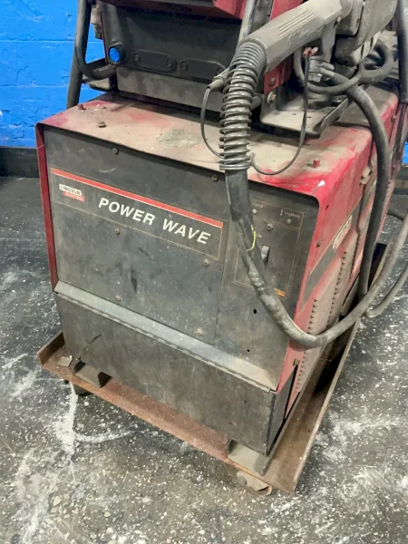 LINCOLN ELECTRIC 450 A WELDER   -  POWER WAVE 455