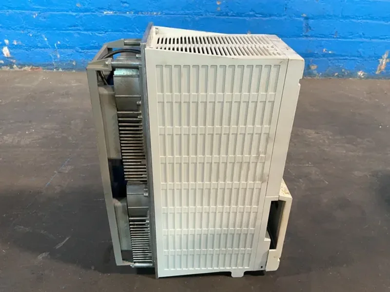 MITSUBISHI 9 KW SERVO DRIVE UNIT  -  MDS-C1-V1-90
